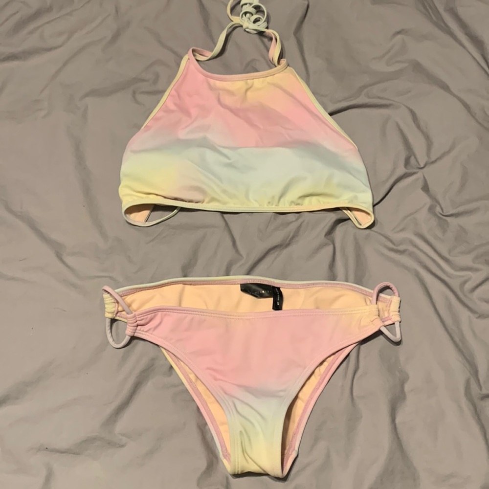 Tie dye swimsuit top size medium bottom size small
